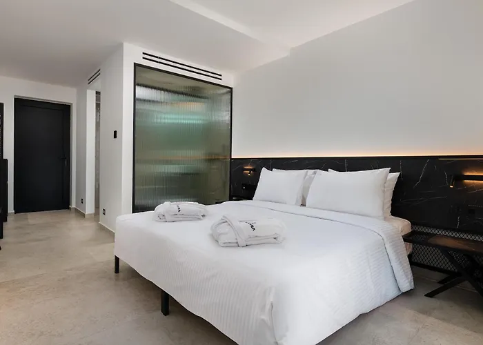 Hotell Agkyra 4*